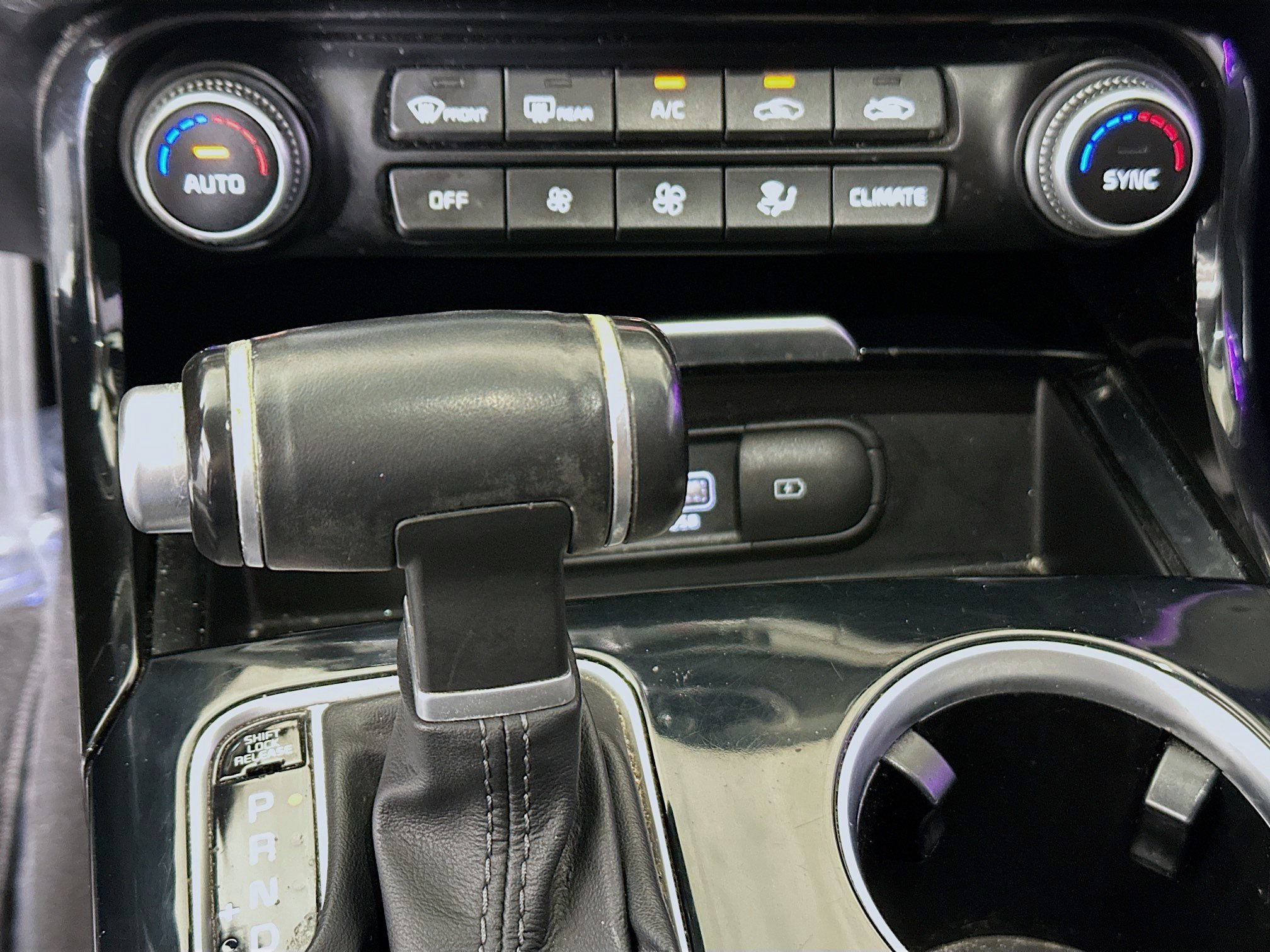 Used 2018 Kia Stinger Premium RWD image 23