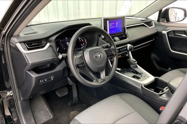 Used 2024 Toyota RAV4 XLE AWD/4WD image 16