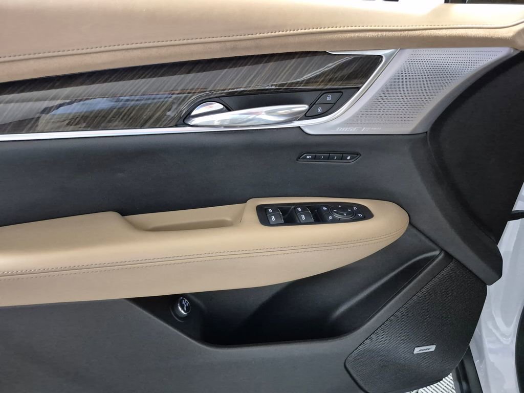 Used 2024 Cadillac XT6 Sport w/ Platinum Package image 13