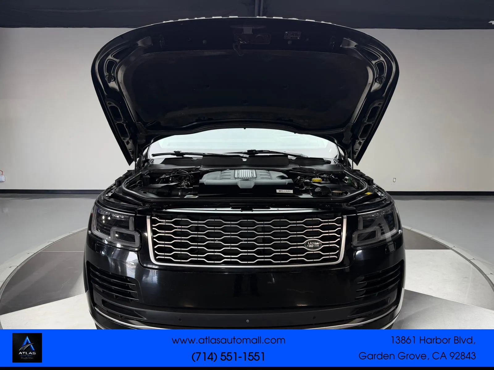 Used 2018 Land Rover Range Rover Supercharged AWD/4WD image 3