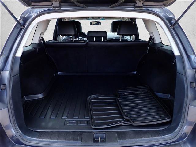 Used 2011 Subaru Outback 2.5i Limited w/ PWR Moonroof Pkg AWD/4WD image 8