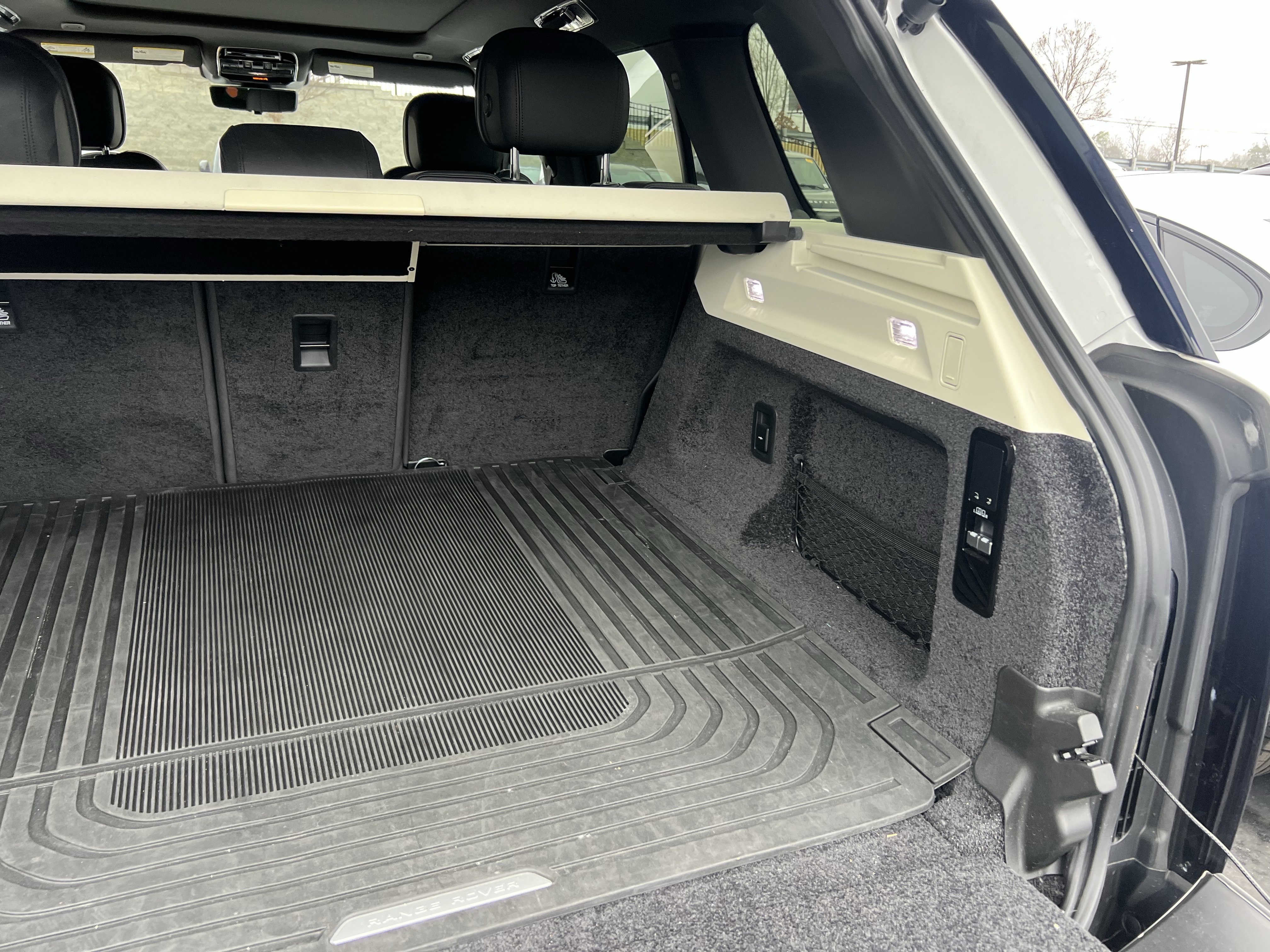 Certified 2023 Land Rover Range Rover SE image 38