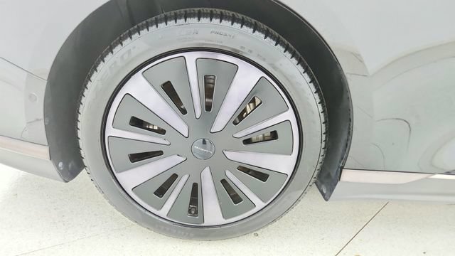 Used 2024 Lucid Air Pure RWD image 82