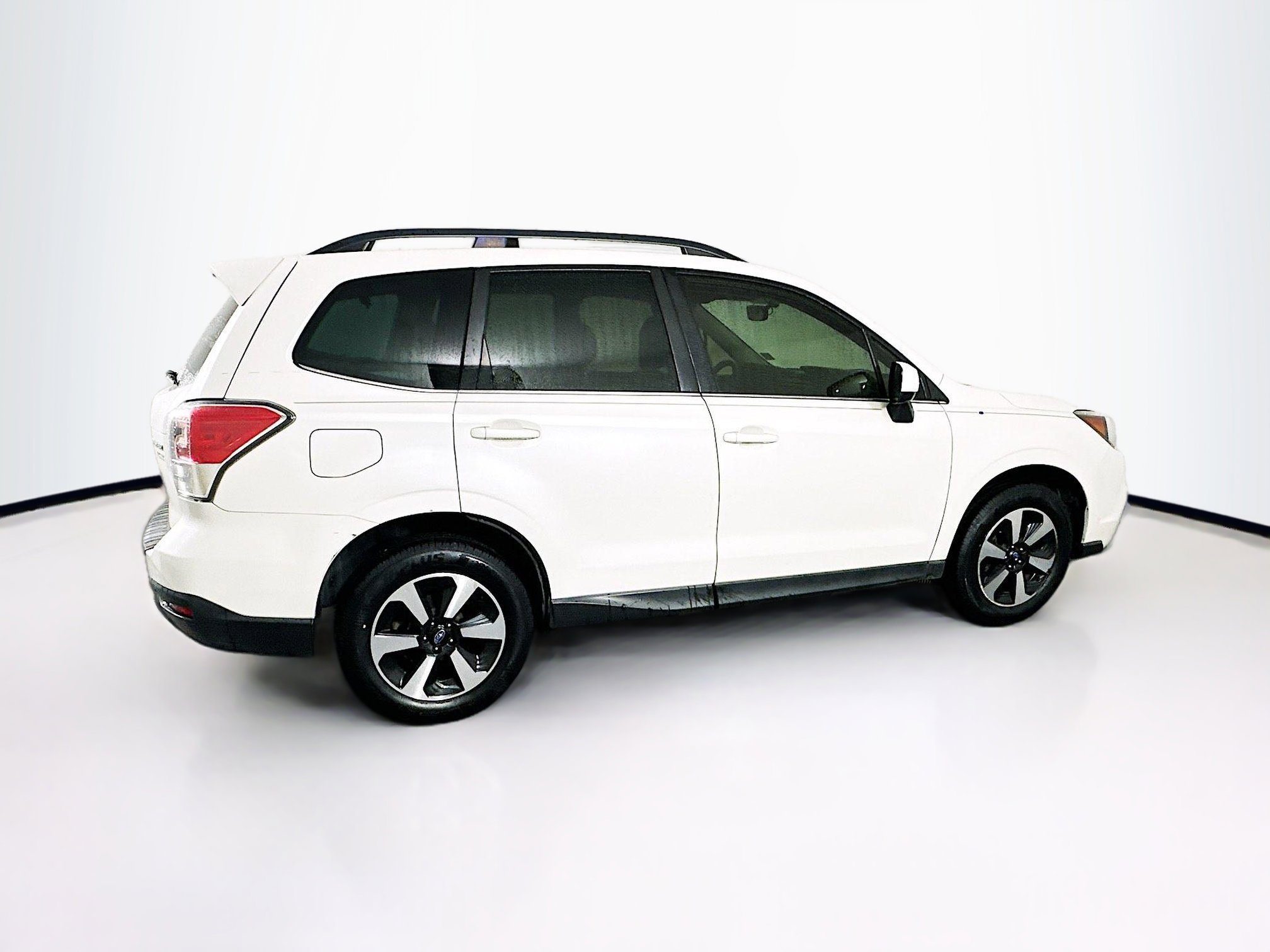 Used 2017 Subaru Forester 2.5i Limited AWD/4WD image 10
