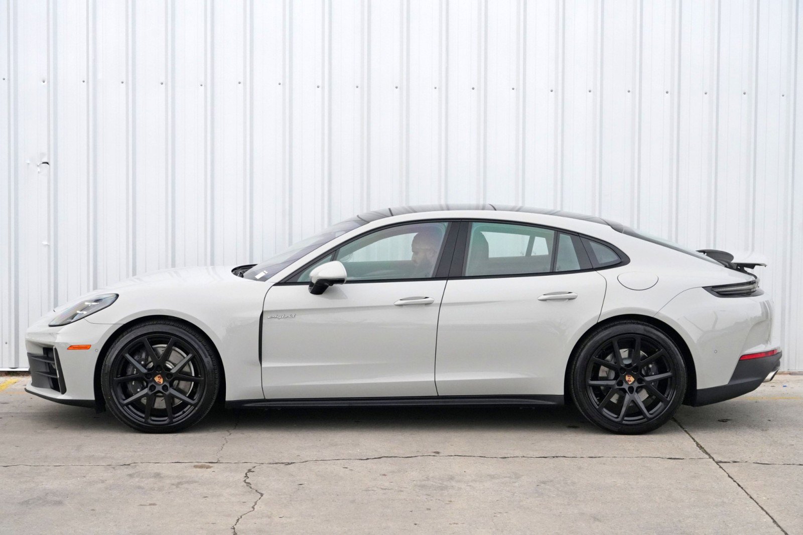 Used 2025 Porsche Panamera 4 w/ Premium Package image 56