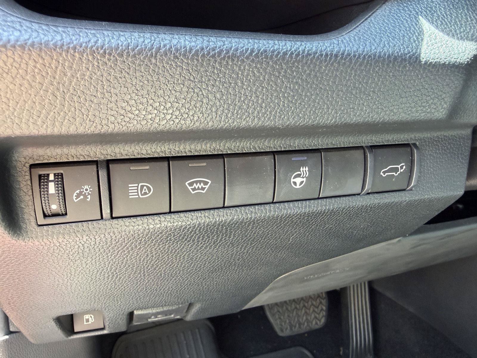 Used 2023 Toyota RAV4 XLE Premium AWD/4WD image 26
