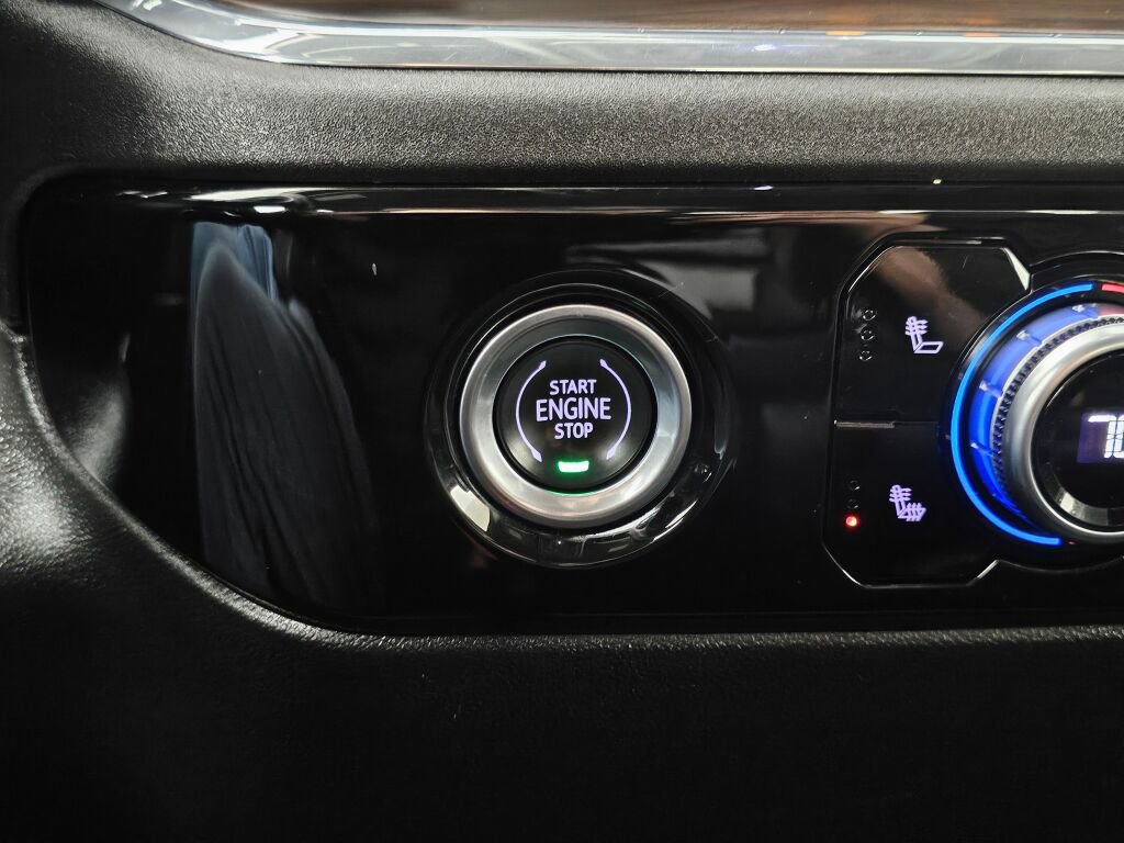 Used 2024 GMC Sierra 1500 SLT image 30