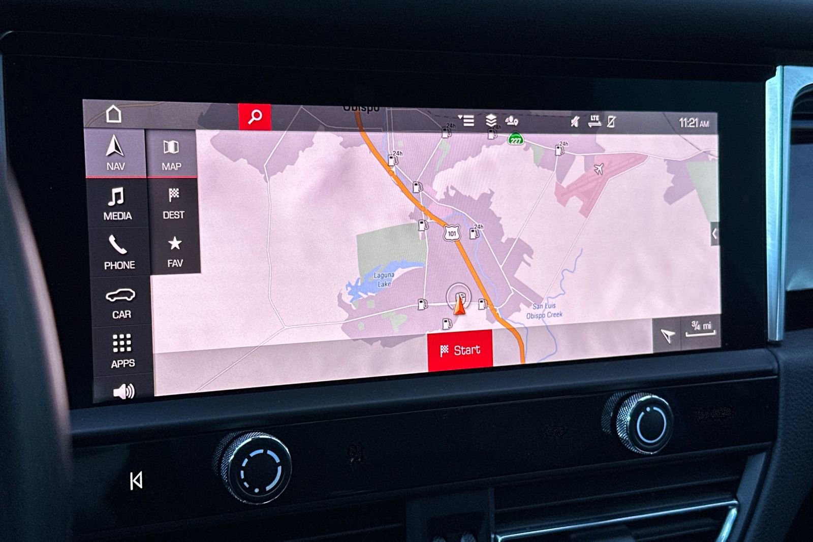 Used 2024 Porsche Macan image 36