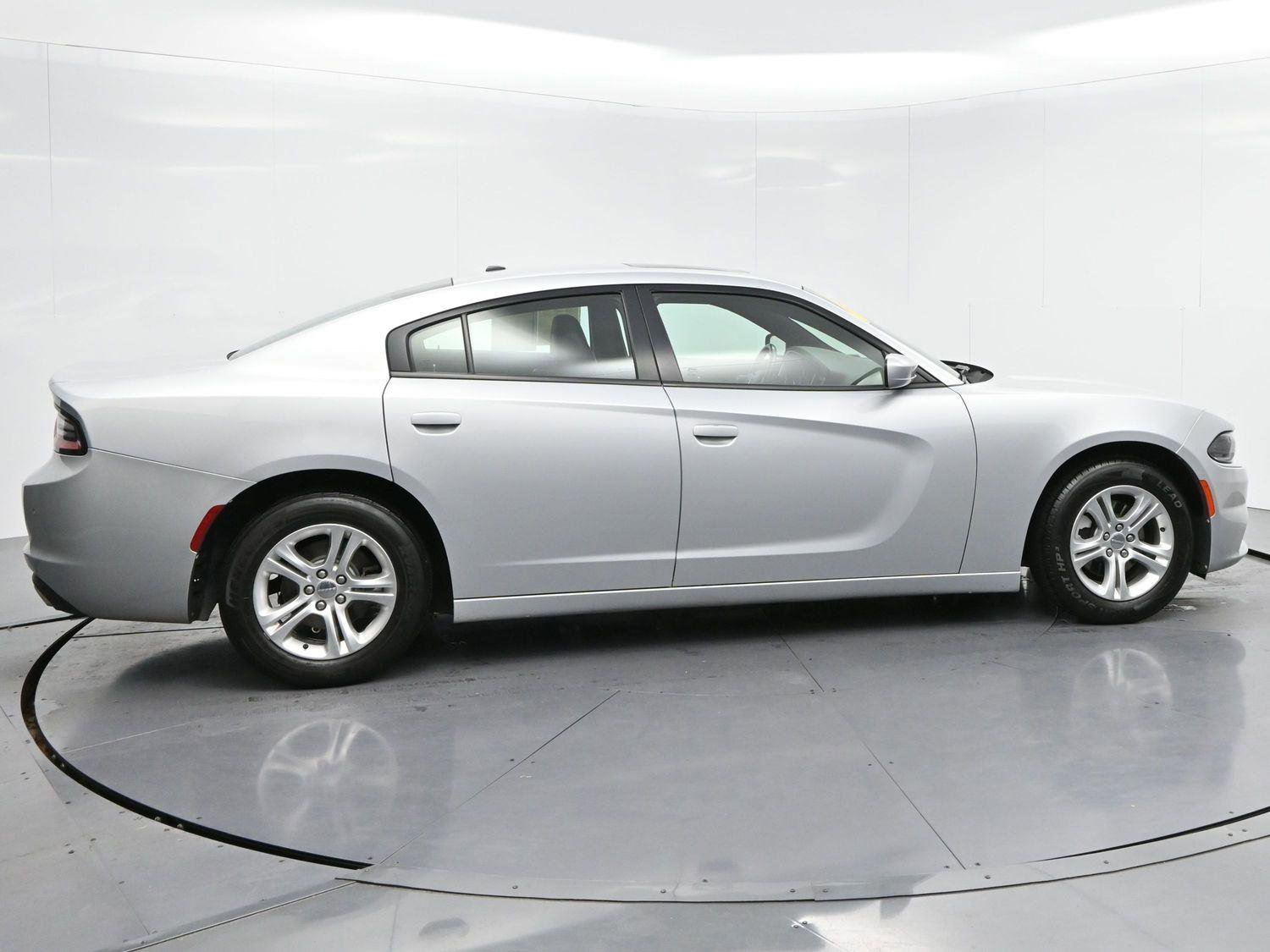Used 2021 Dodge Charger SXT w/ Leather Interior Group image 8