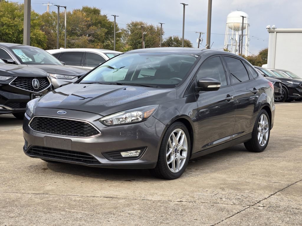 Used 2015 Ford Focus SE w/ Equipment Group 201A image 4