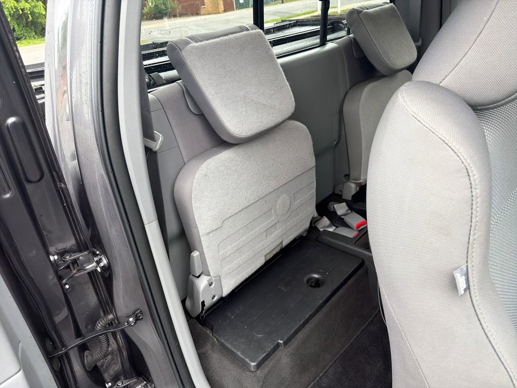 Used 2015 Toyota Tacoma 4x4 Access Cab V6 w/ TRD Sport Package image 38