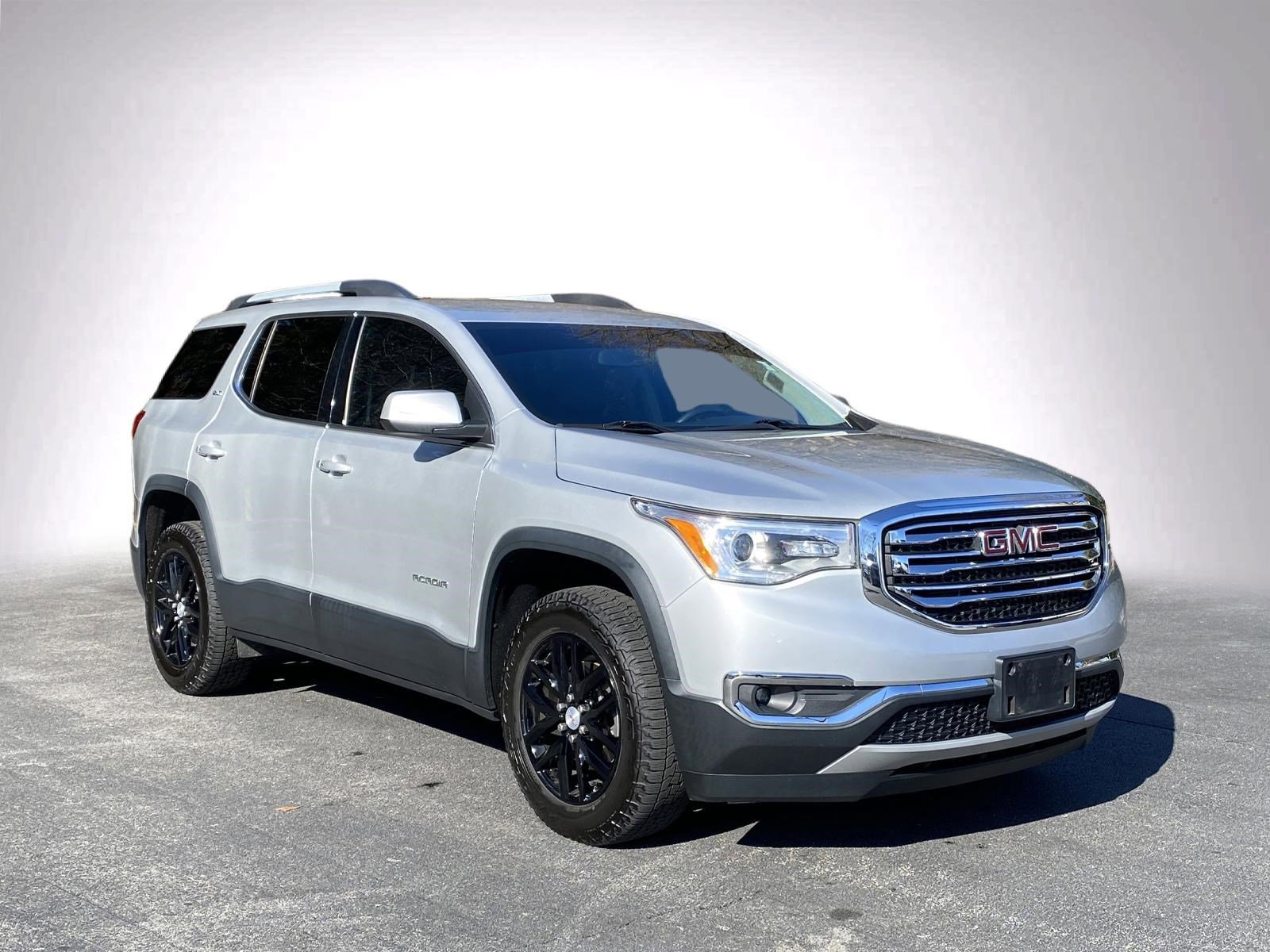 Used 2019 GMC Acadia SLT w/ LPO, Floor Liner Package image 2