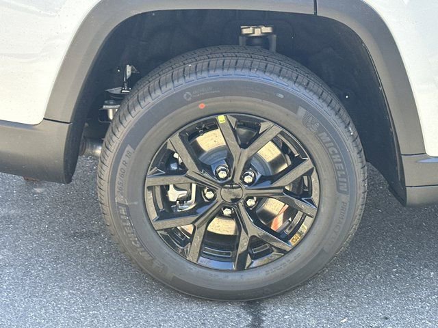 New 2025 Jeep Grand Cherokee L Altitude image 17