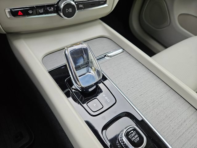 Certified 2023 Volvo XC60 B6 Ultimate w/ Protection Package Premier AWD/4WD image 26
