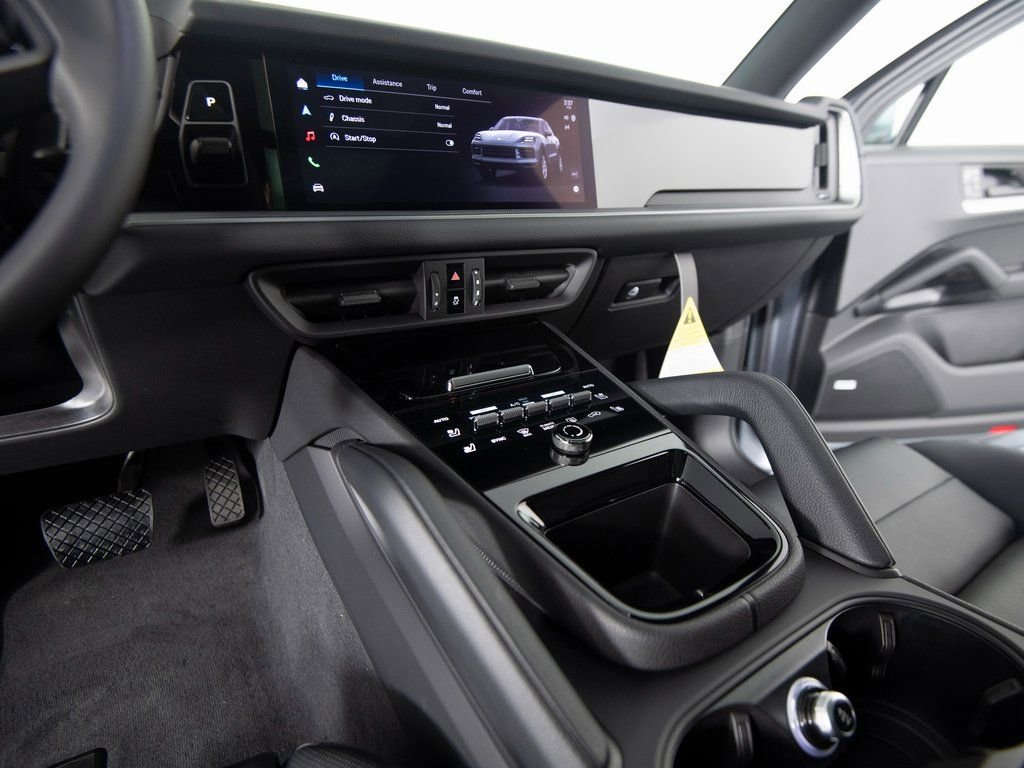 New 2026 Porsche Cayenne image 27