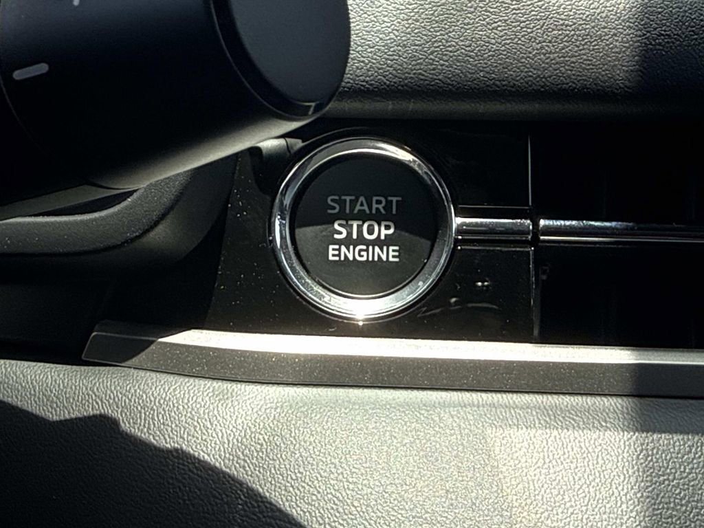 New 2026 Mitsubishi Outlander LE FWD image 33