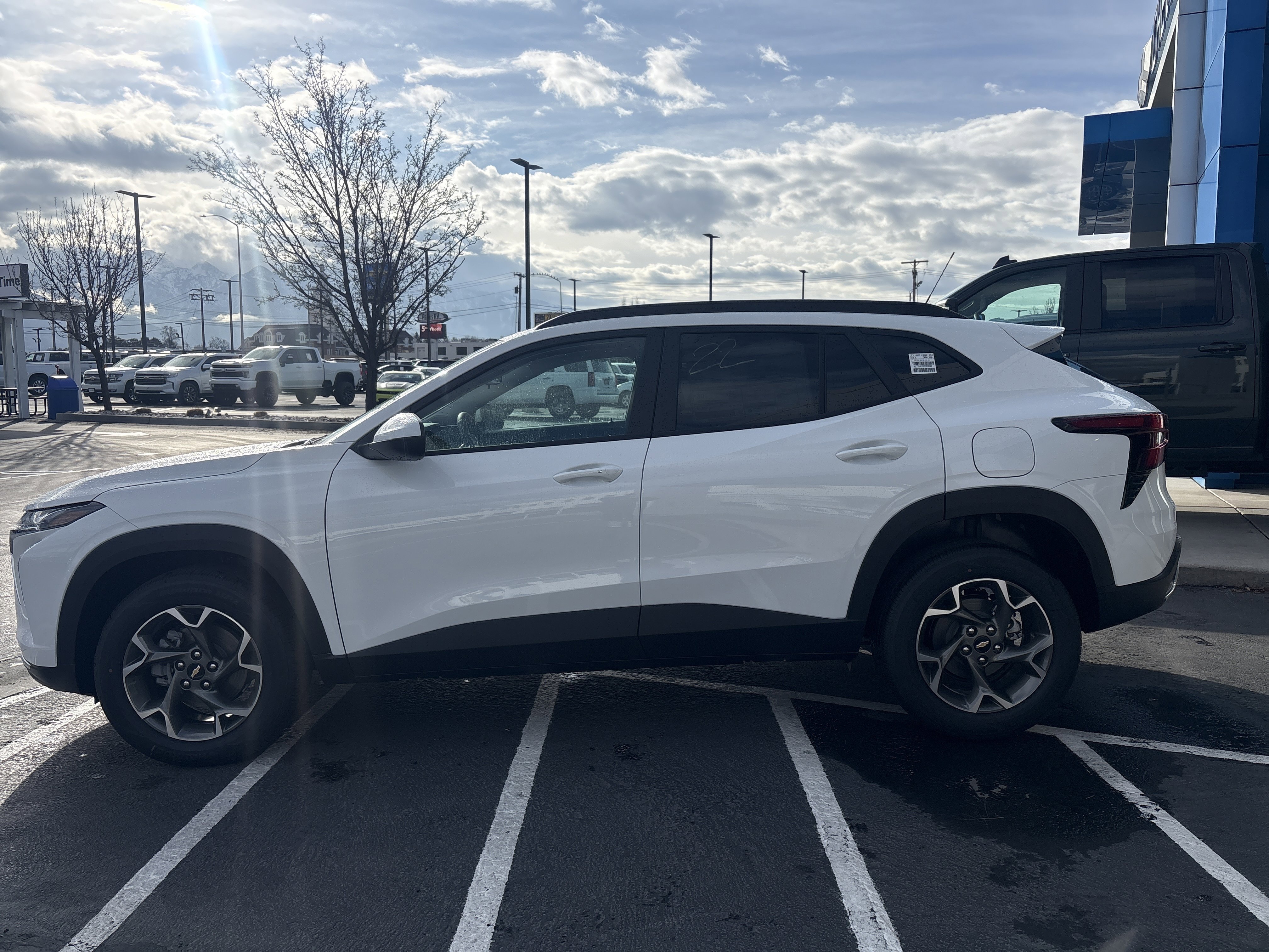 New 2026 Chevrolet Trax LT w/ Driver Confidence Package FWD image 2