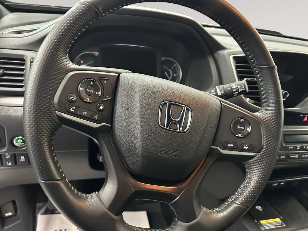 Certified 2025 Honda Passport EX-L image 12
