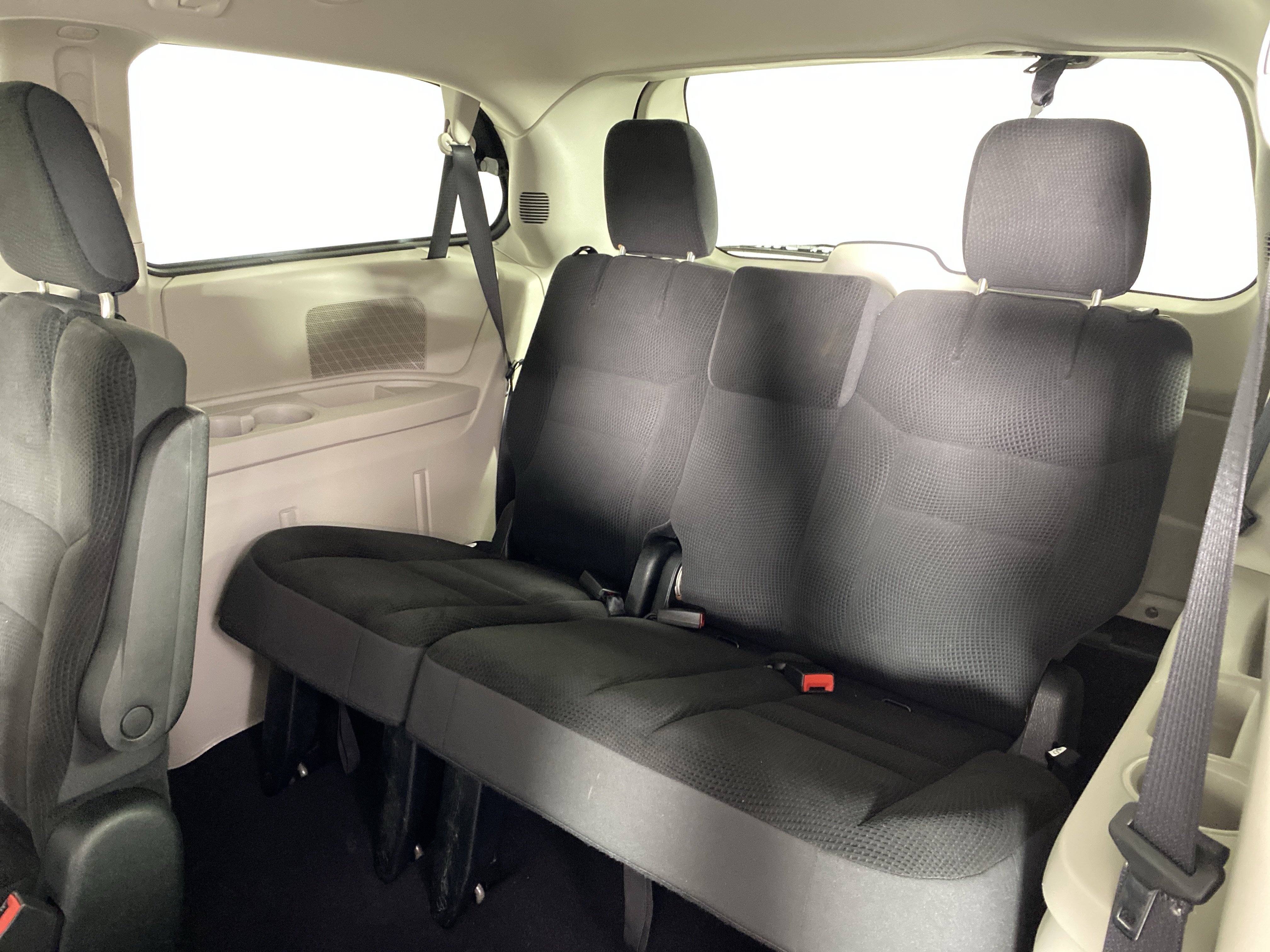 Used 2018 Dodge Grand Caravan SE w/ UConnect Hands-Free Group FWD image 31