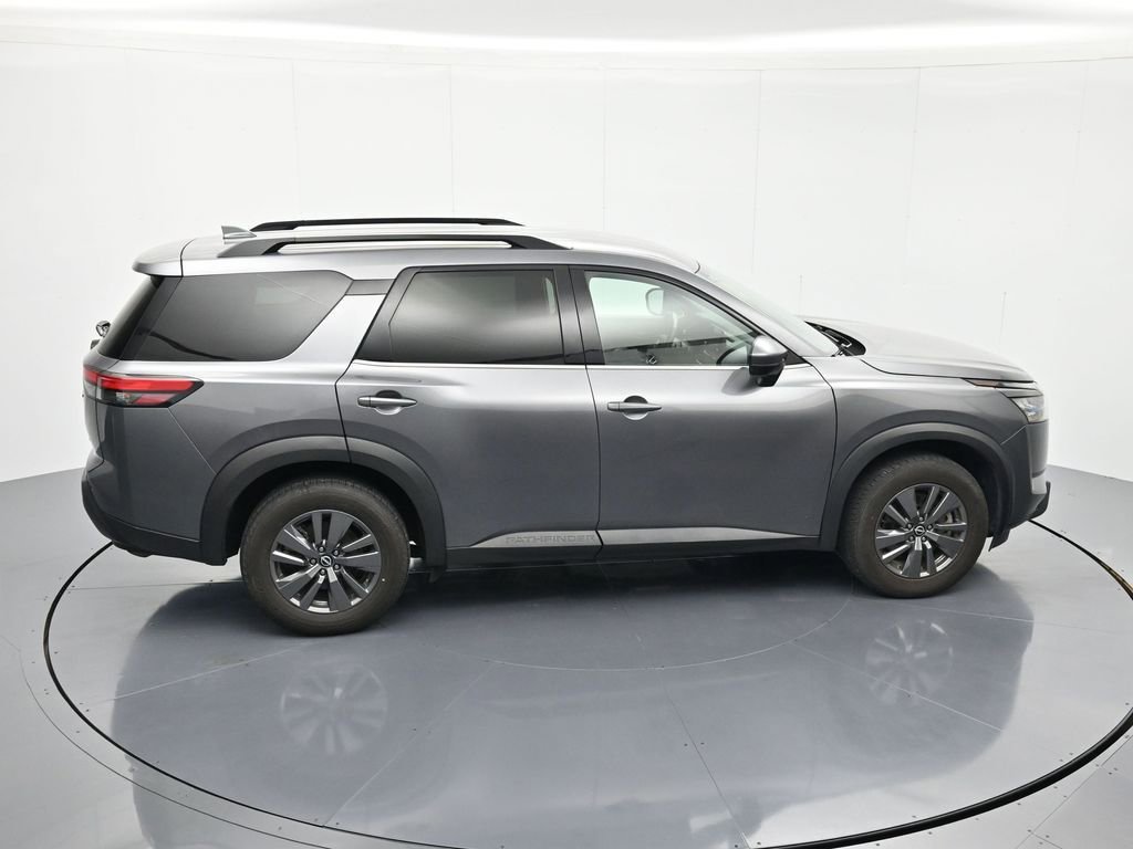 Used 2024 Nissan Pathfinder SV image 31
