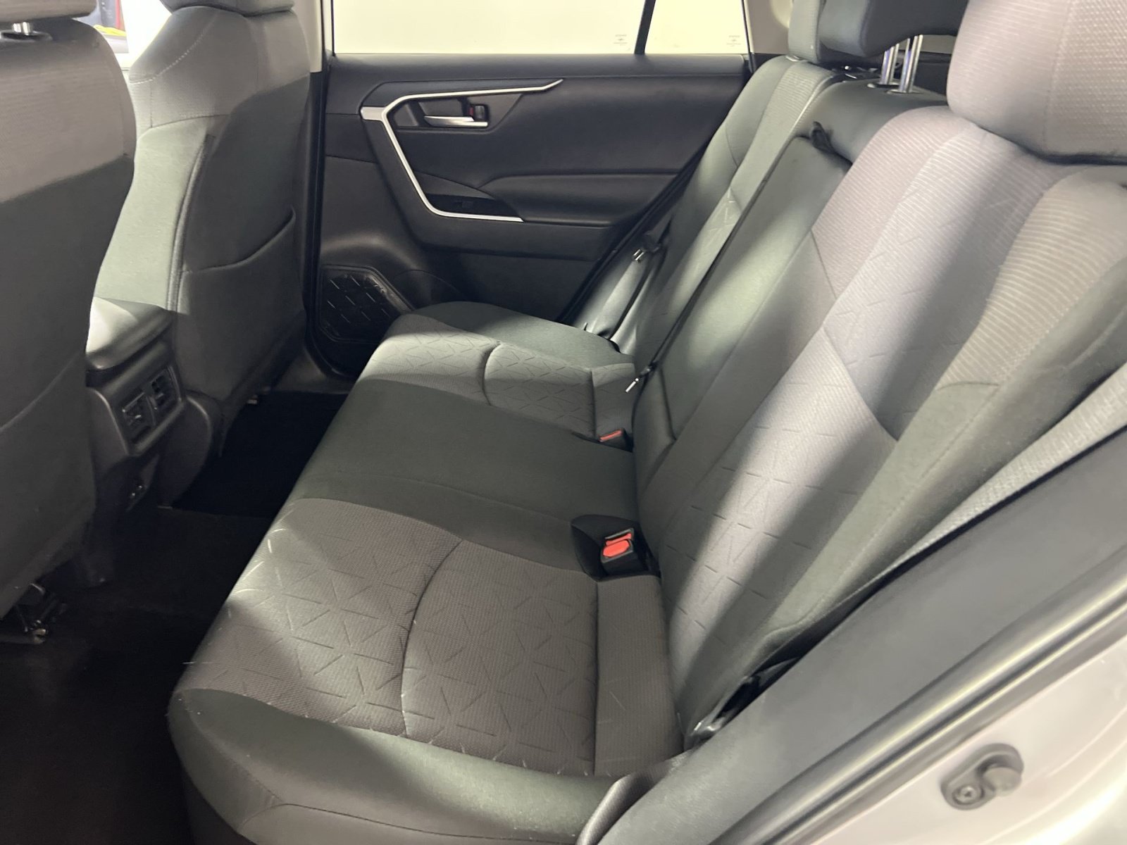 Used 2025 Toyota RAV4 XLE AWD/4WD image 25