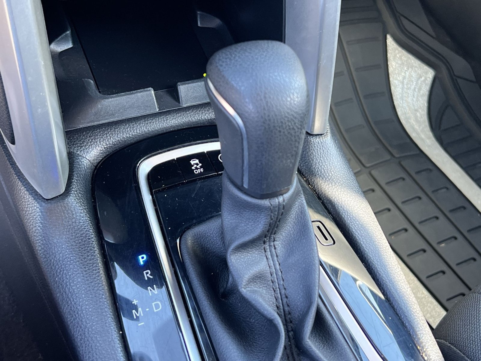 Used 2024 Toyota Corolla Cross LE FWD image 20
