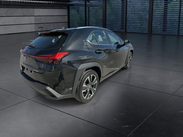 Certified 2022 Lexus UX 200 200 w/ Accessory Package (Z1) image 8