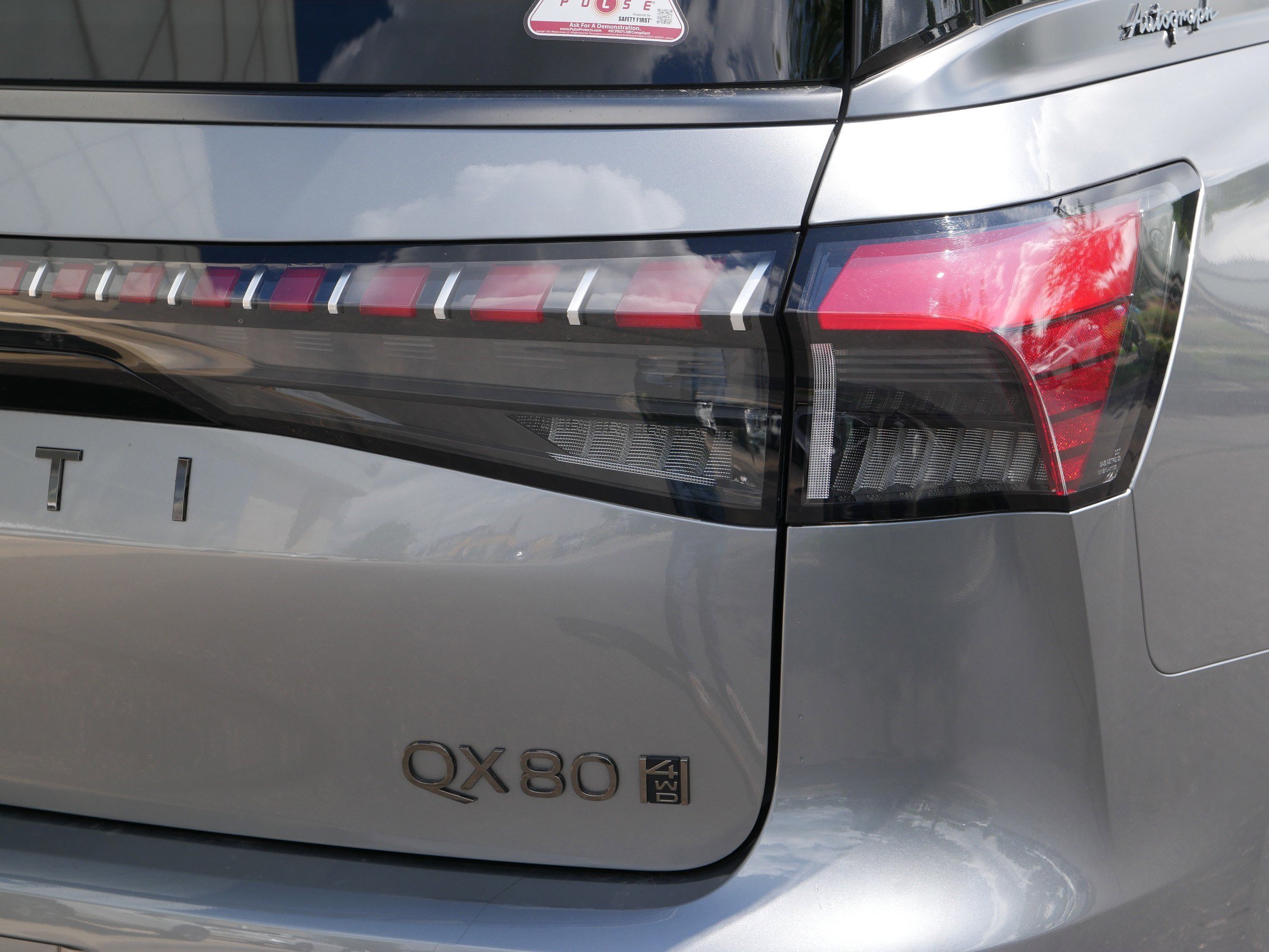 Certified 2025 INFINITI QX80 Autograph image 17