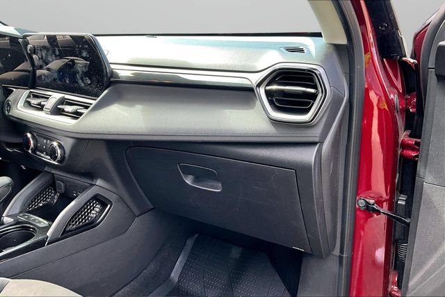 Used 2025 Chevrolet TrailBlazer LS w/ LS Convenience Package AWD/4WD image 16