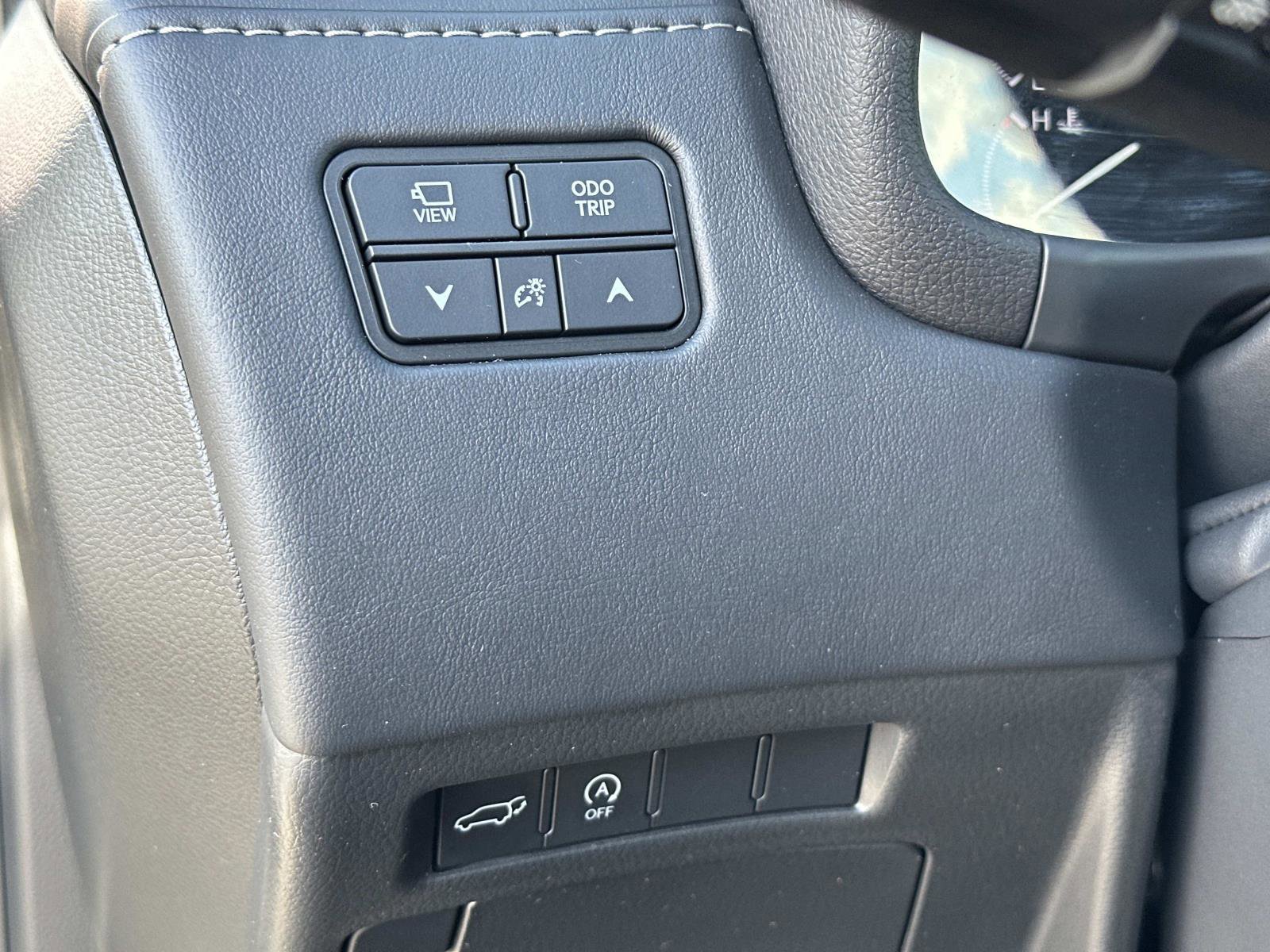 Used 2024 Lexus LX 600 4WD w/ Luxury Package image 32