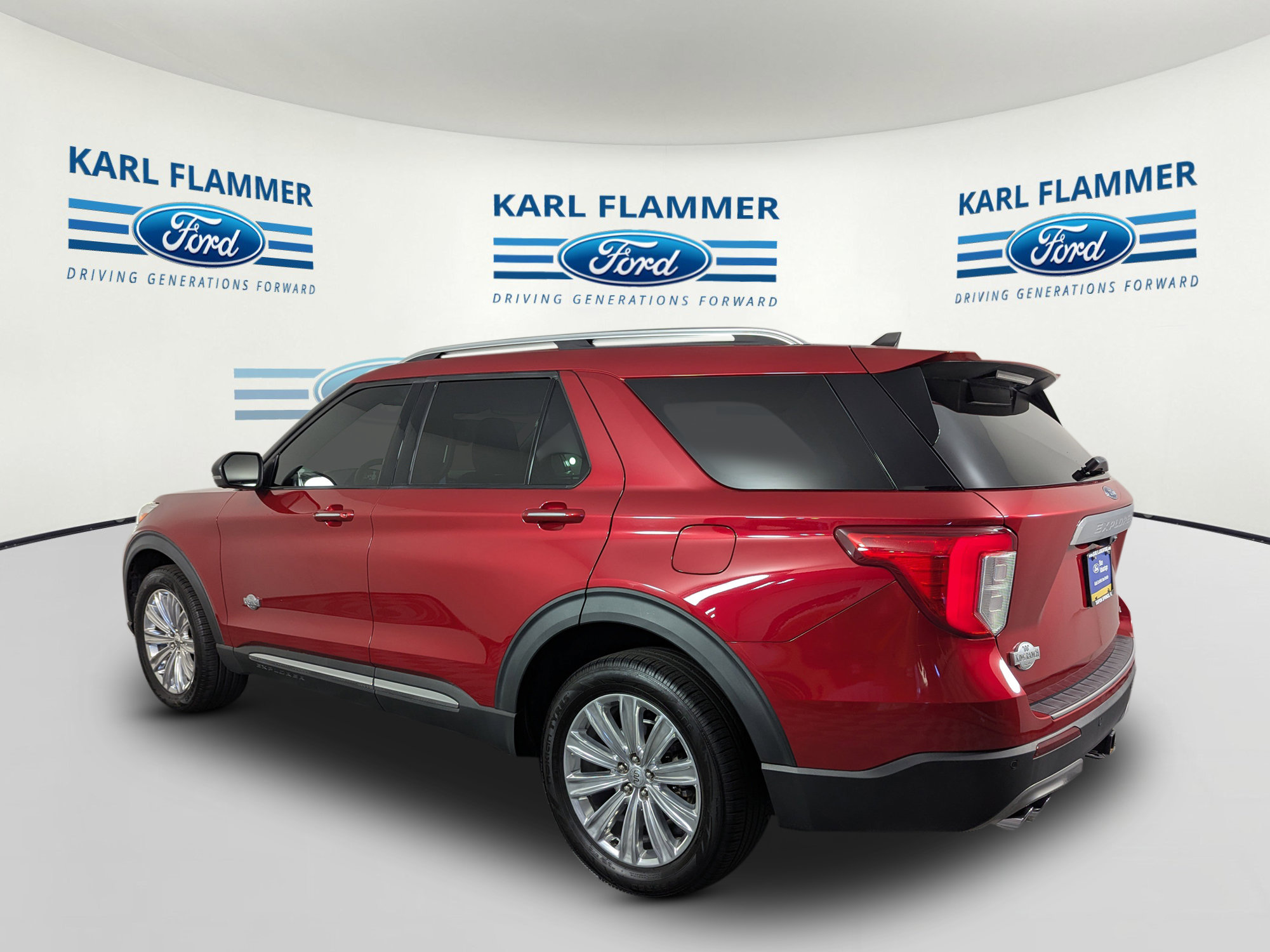 Certified 2021 Ford Explorer King Ranch w/ Premium Technology Package AWD/4WD image 5