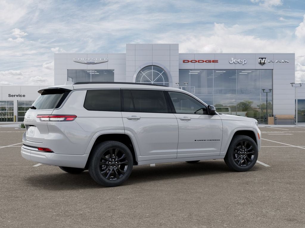 New 2026 Jeep Grand Cherokee L Limited AWD/4WD image 4