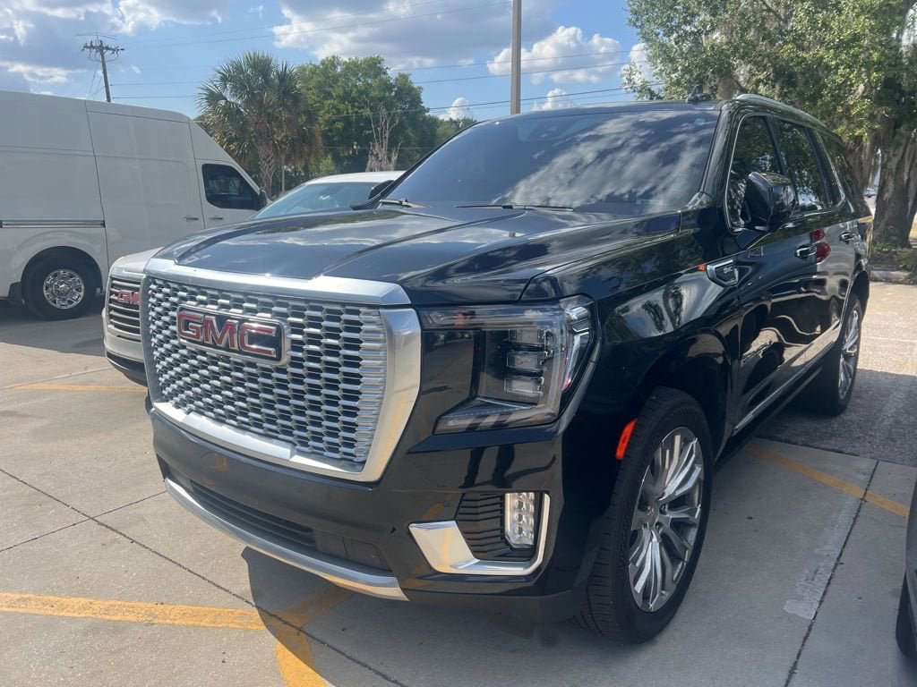 Used 2023 GMC Yukon Denali RWD image 3