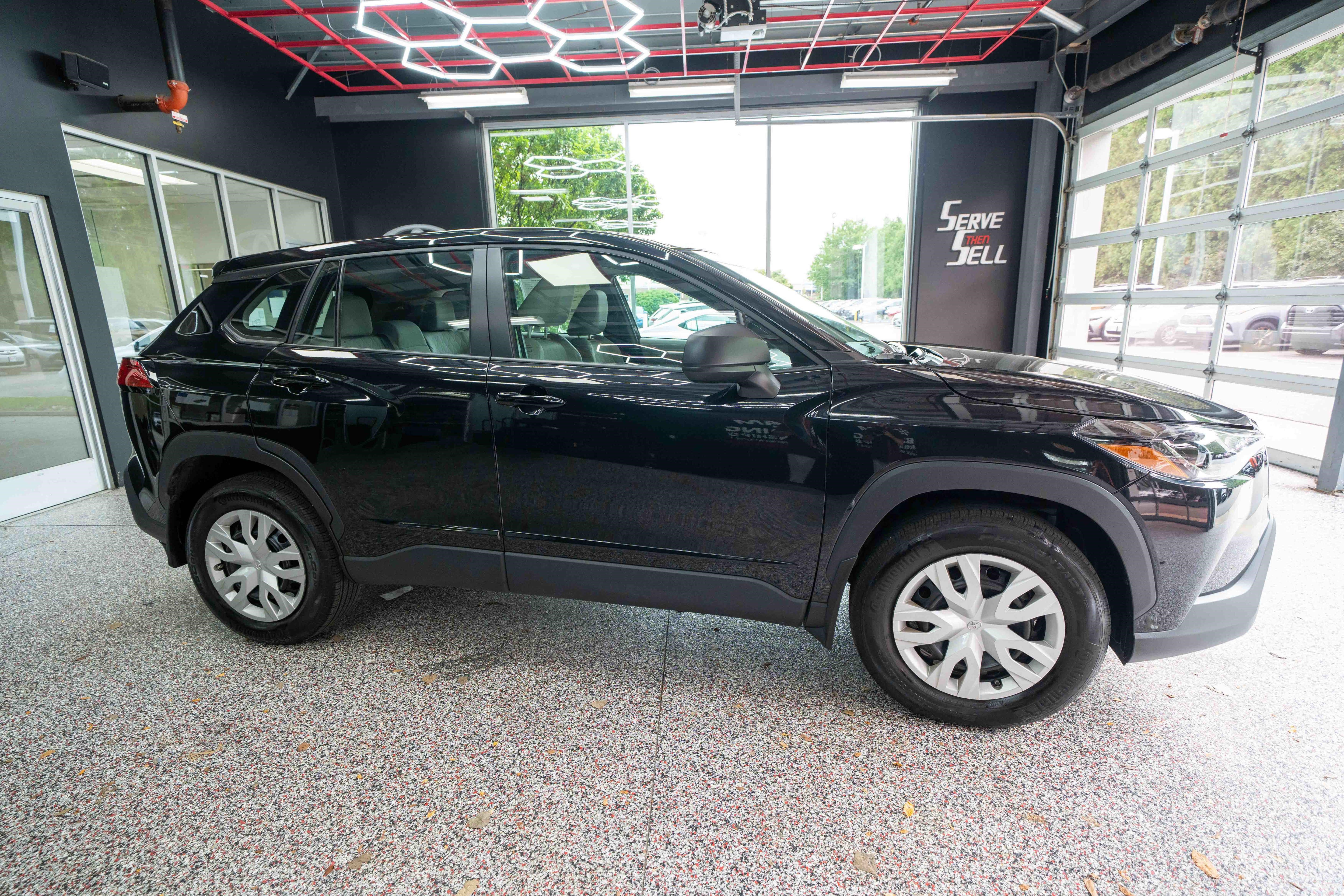 Used 2025 Toyota Corolla Cross L AWD/4WD image 5