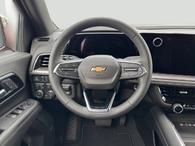 Used 2026 Chevrolet Tahoe Premier AWD/4WD image 12