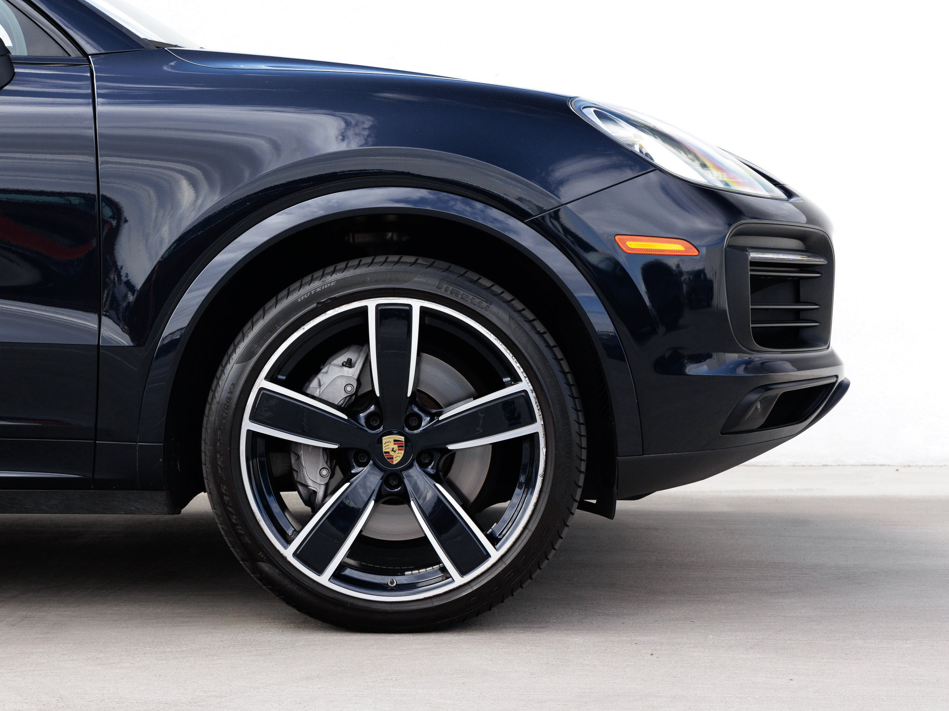 Certified 2023 Porsche Cayenne Platinum Edition AWD/4WD image 11