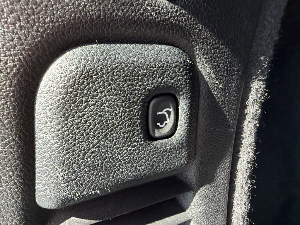 Used 2025 Dodge Durango GT image 32