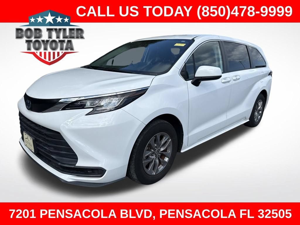 Used 2022 Toyota Sienna LE FWD image 1
