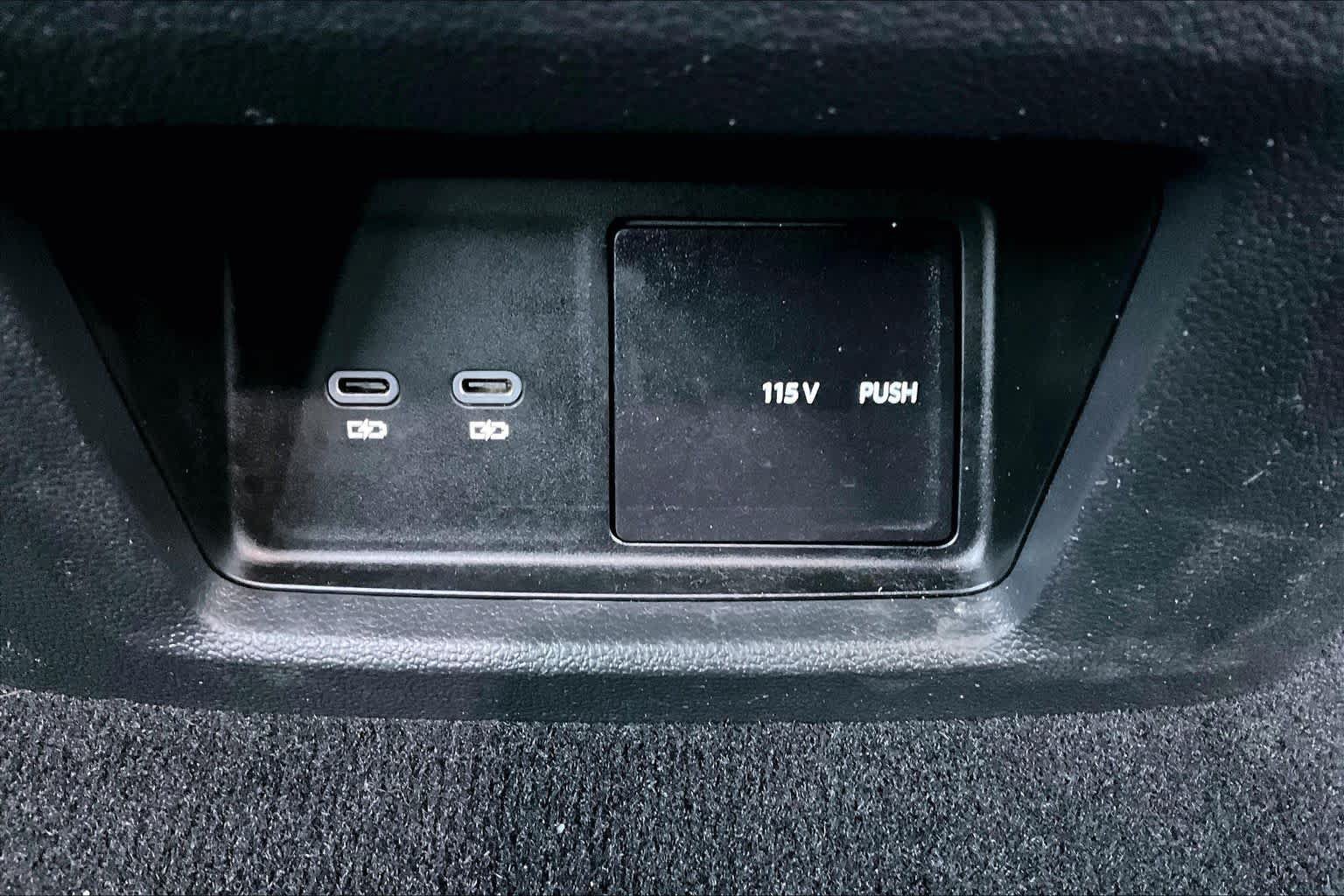 Used 2025 Volkswagen Atlas Cross Sport SE FWD image 36