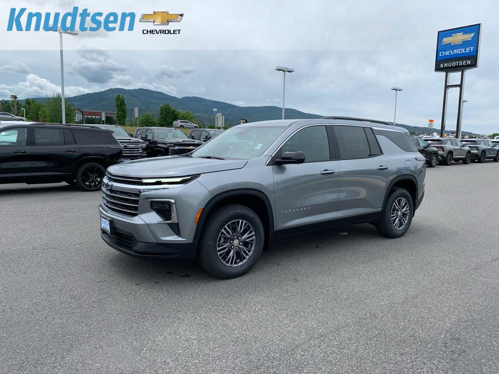 New 2026 Chevrolet Traverse LT w/ Driver Confidence Package AWD/4WD image 3