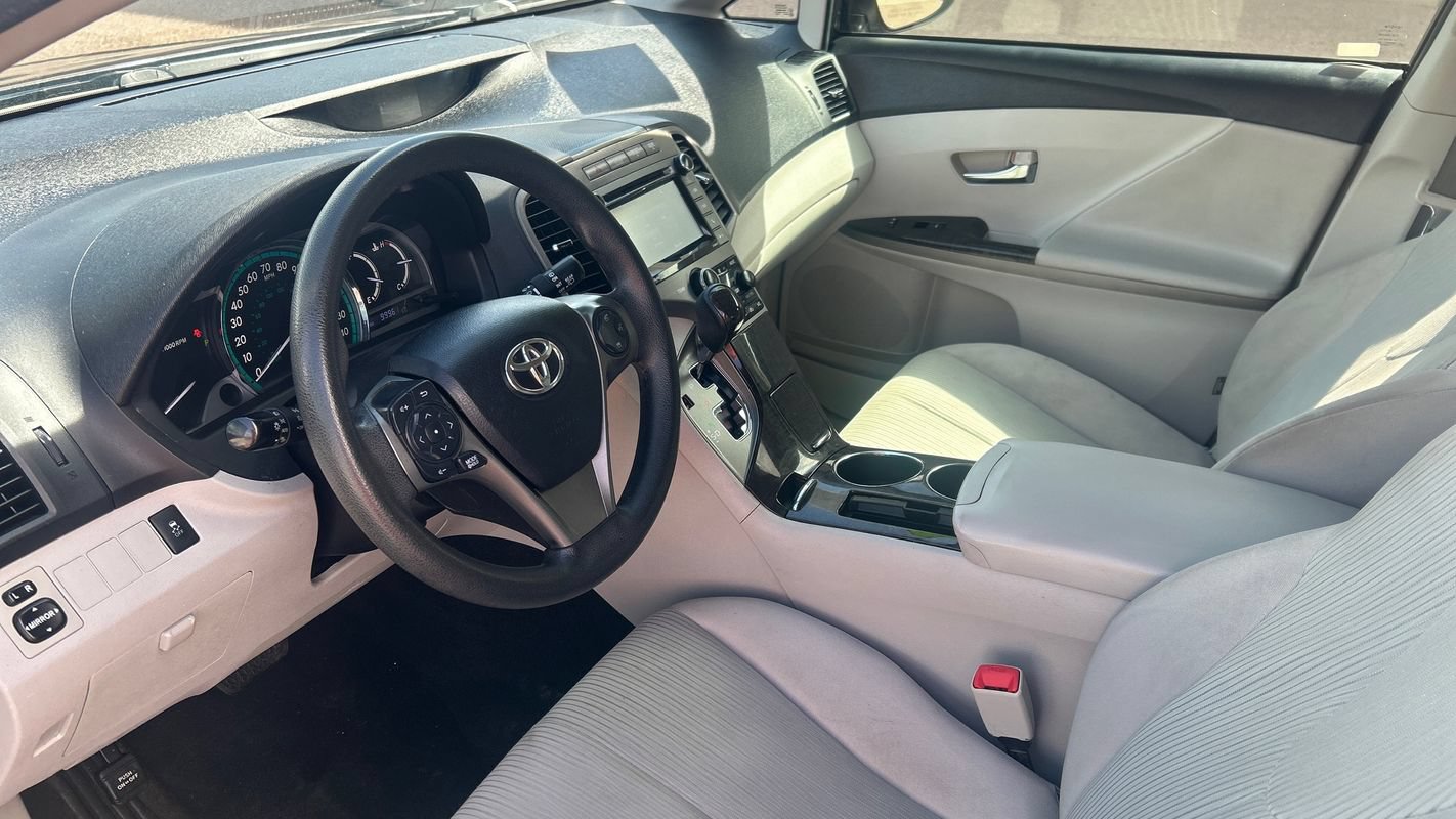 Used 2015 Toyota Venza LE AWD/4WD image 9