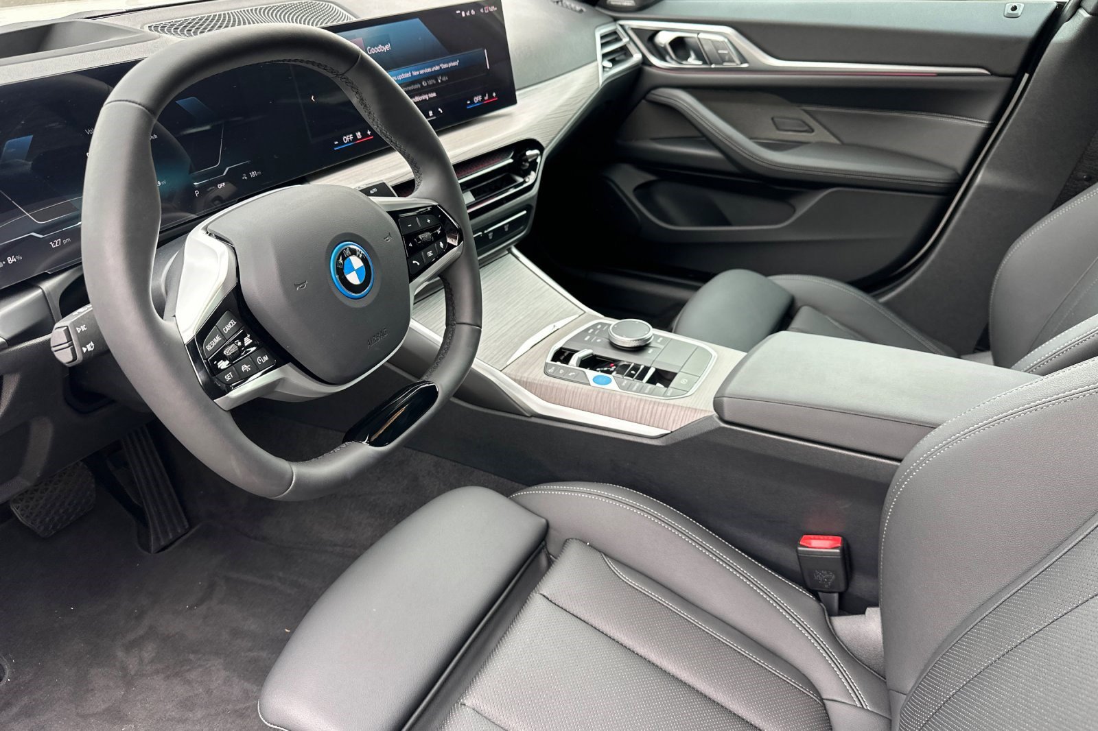 Used 2025 BMW i4 eDrive40 w/ Premium Package image 11