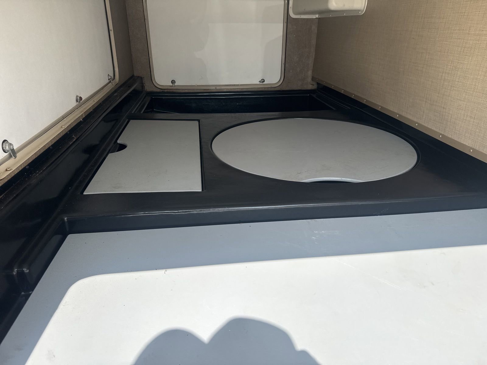 Used 2018 Ford E-450 and Econoline 450 Super Duty w/ Motorhome Prep Package RWD image 50