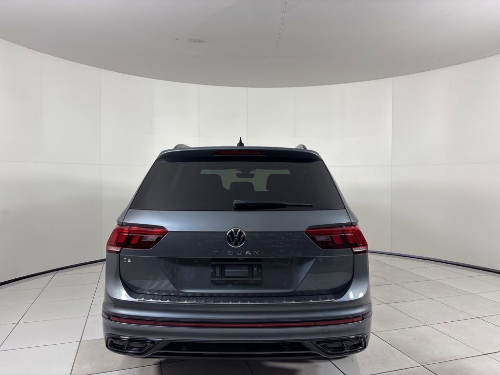 Used 2023 Volkswagen Tiguan SE R-Line image 4