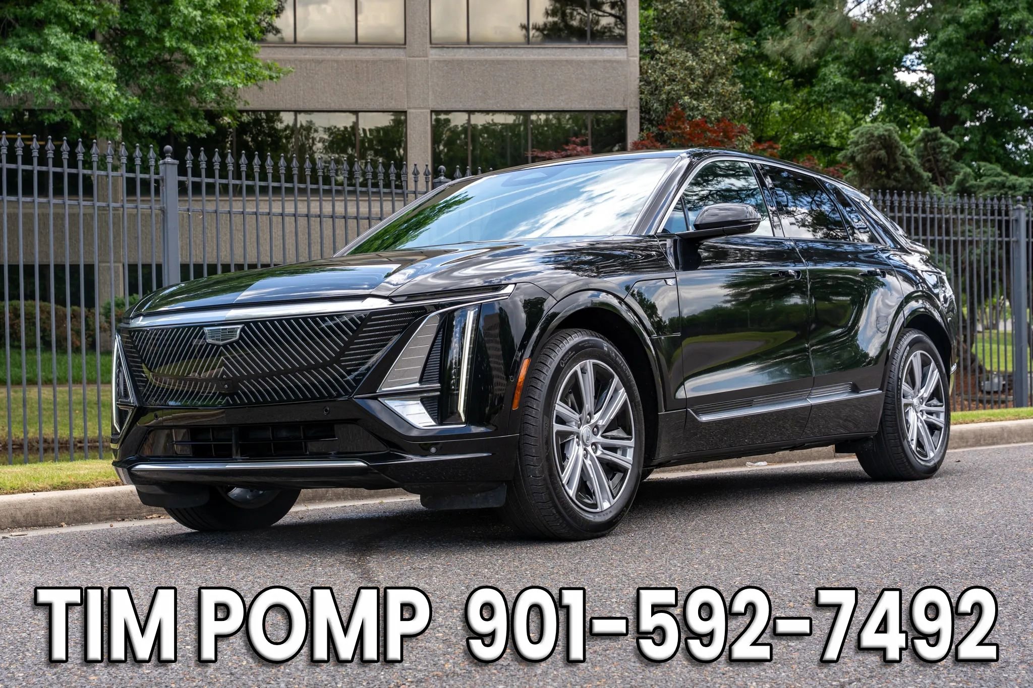 Used 2024 Cadillac Lyriq Tech w/ Driver Assist Package AWD/4WD image 1