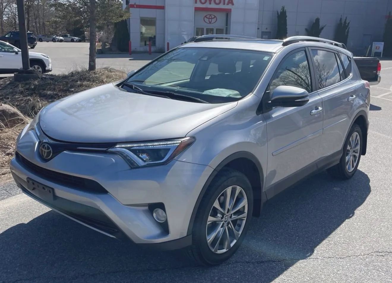 Used 2018 Toyota RAV4 Limited w/ All Weather Liner Package image 1