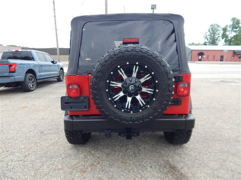 Used 2004 Jeep Wrangler X AWD/4WD image 9