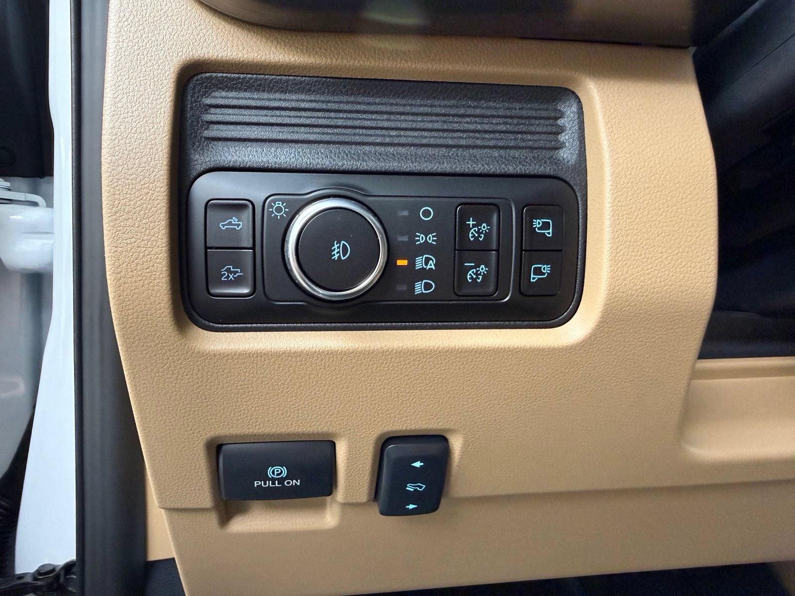 New 2026 Ford F250 Lariat w/ Tremor Off-Road Package AWD/4WD image 18