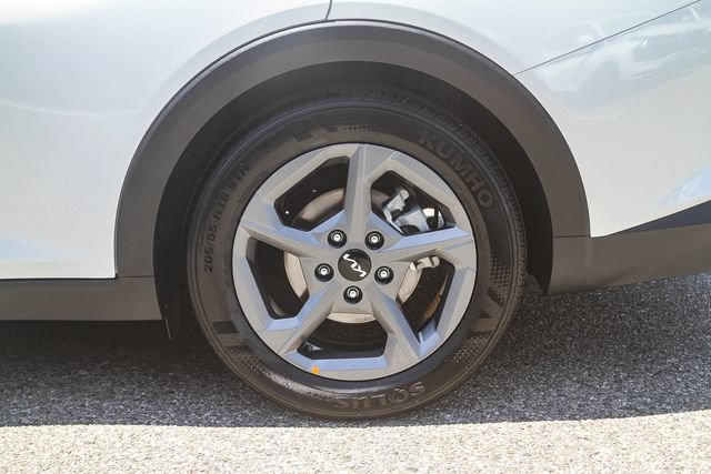 Certified 2025 Kia K4 FWD image 11