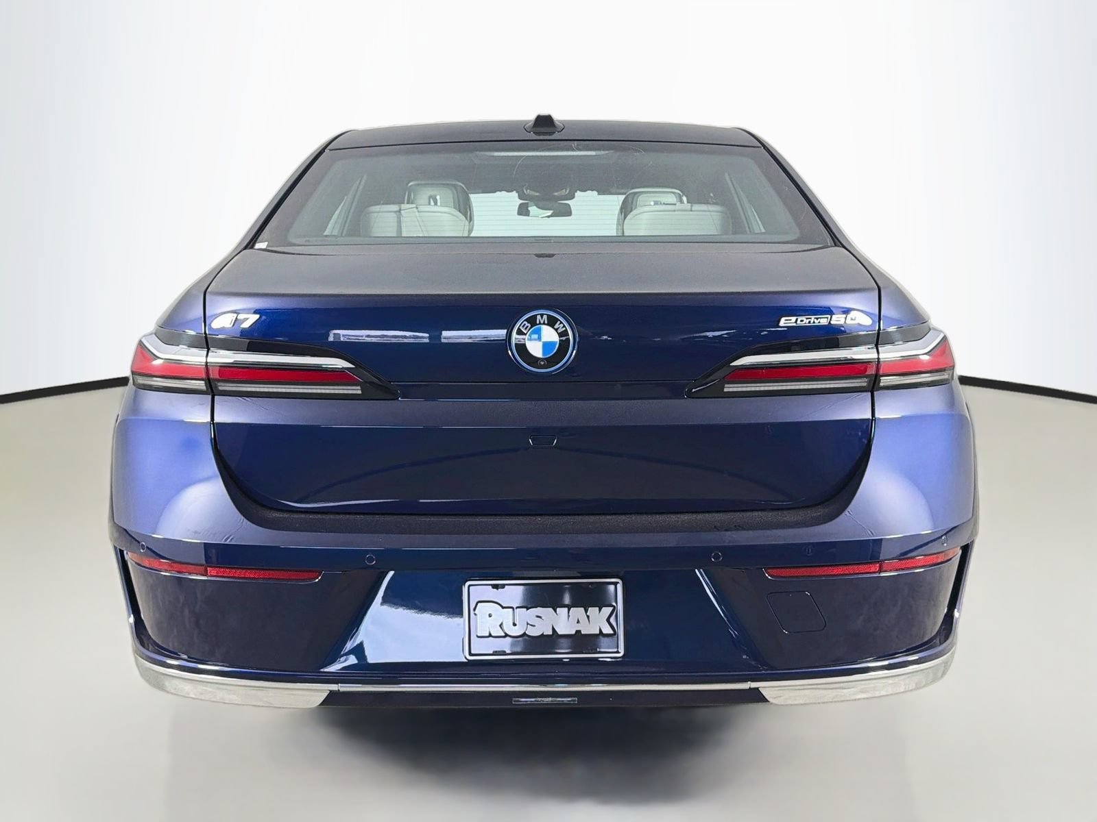Certified 2024 BMW i7 eDrive50 w/ Executive Package RWD image 6